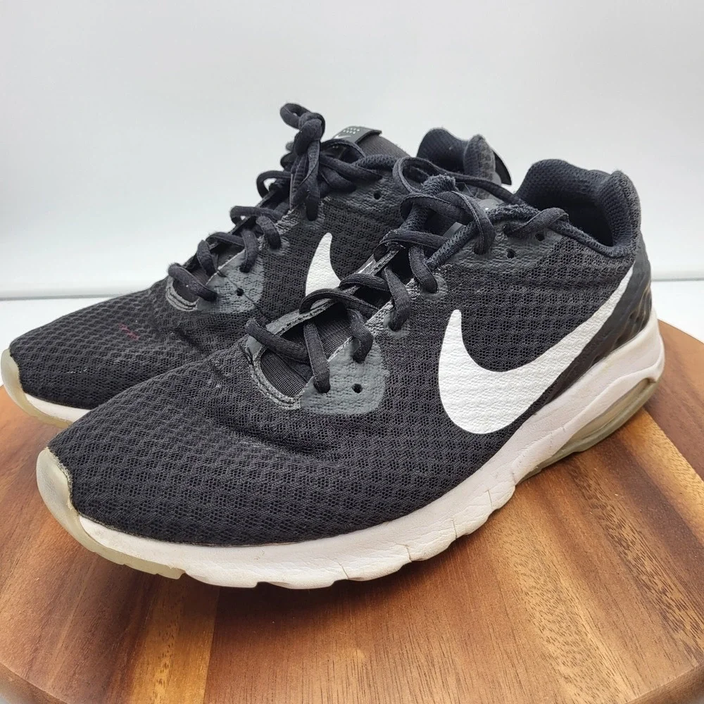 Nike‎ Air Max Motion Running Shoes Mens Size 8.5 Black White 833260-010 Shoes